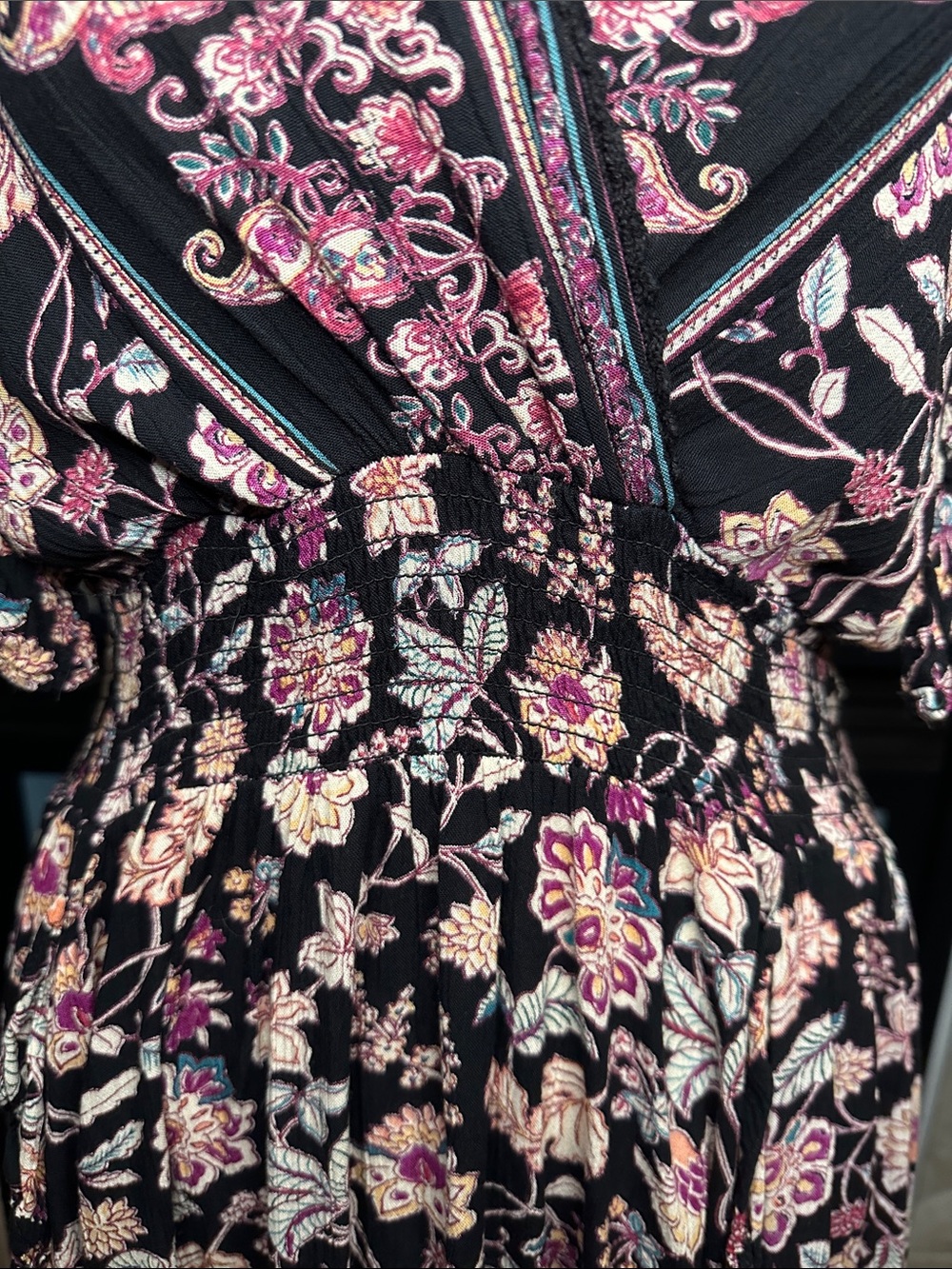 Angie Boho Floral V-Neck Mini Dress Size L Ruffle Flutter Sleeve Smocked Waist - Picture 5 of 8